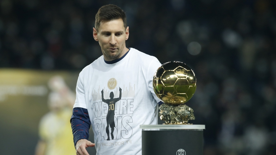 Messi nhận cái kết "đắng lòng" trong ngày ra mắt Quả bóng Vàng